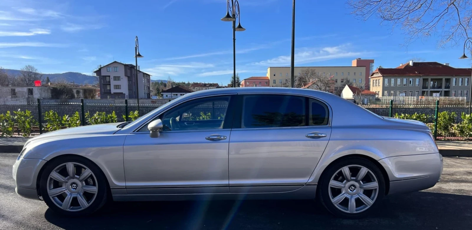 Bentley Flying Spur  - изображение 4