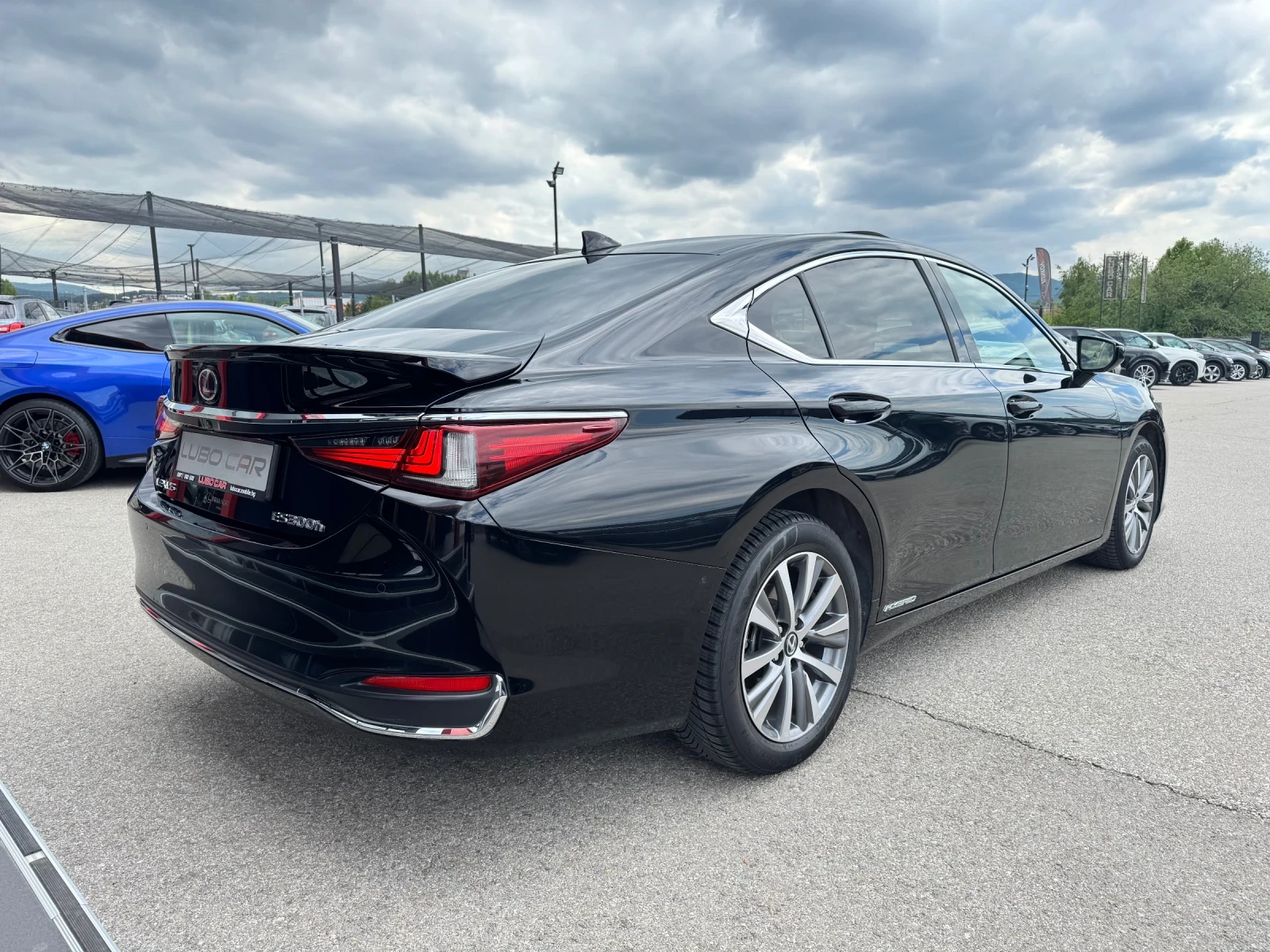 Lexus ES 300 HYBRID-LUXURY-KEYLESS-LED-ПОДГРЕВ-АСИСТЕНТИ-FULL - изображение 4