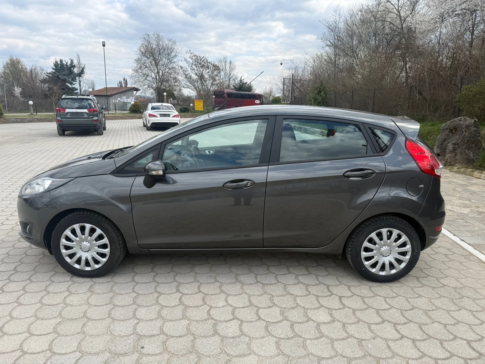 Ford Fiesta EURO 6B, снимка 8 - Автомобили и джипове - 54038718