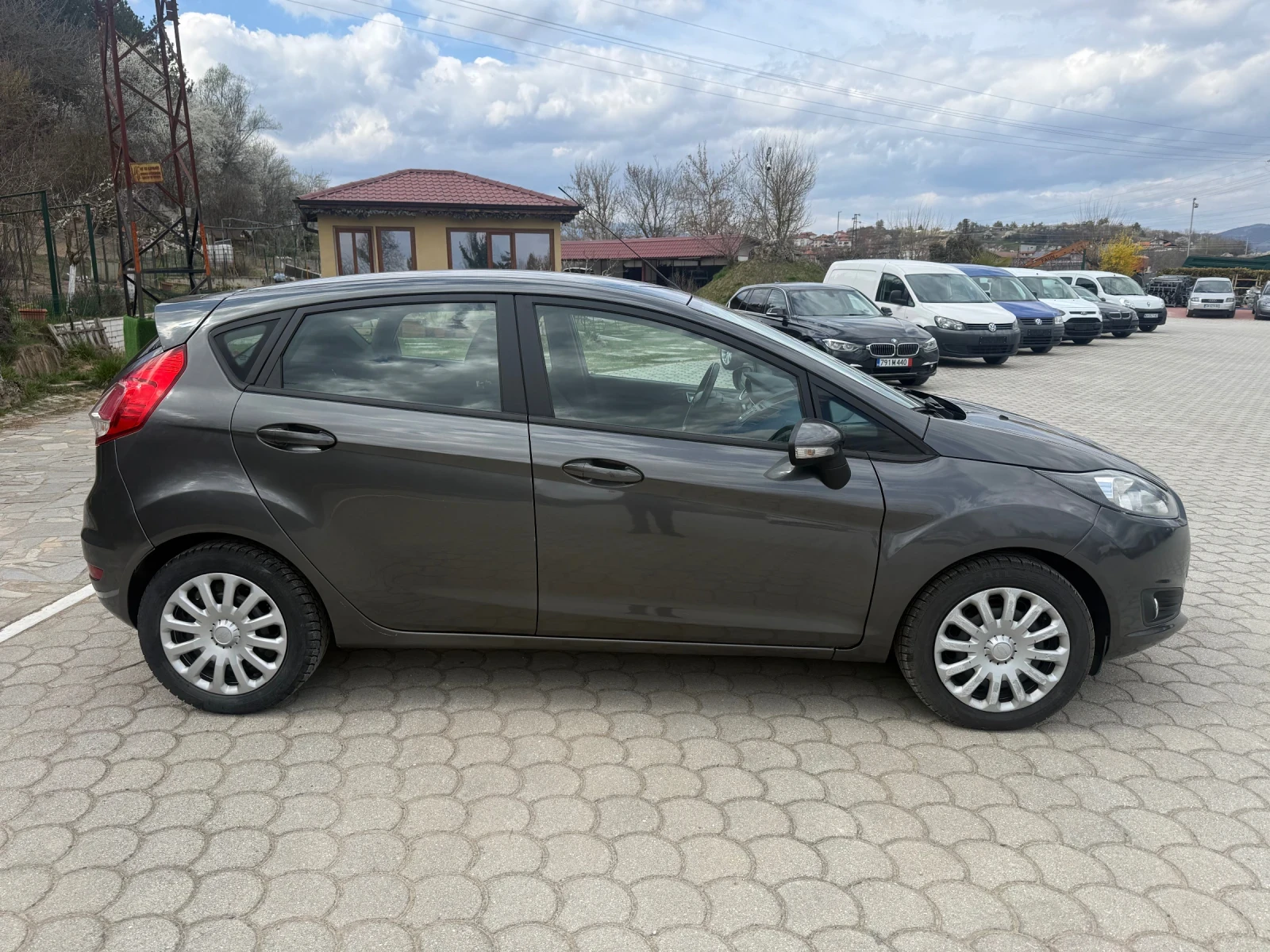 Ford Fiesta EURO 6B, снимка 4 - Автомобили и джипове - 54038718