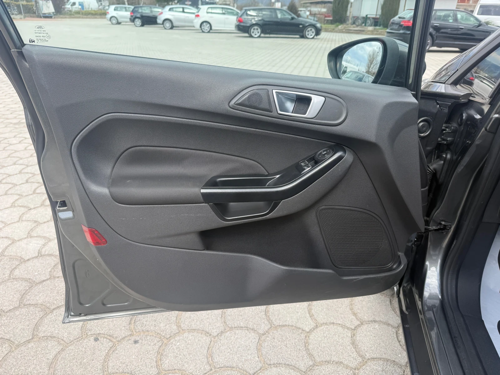 Ford Fiesta EURO 6B, снимка 13 - Автомобили и джипове - 54038718