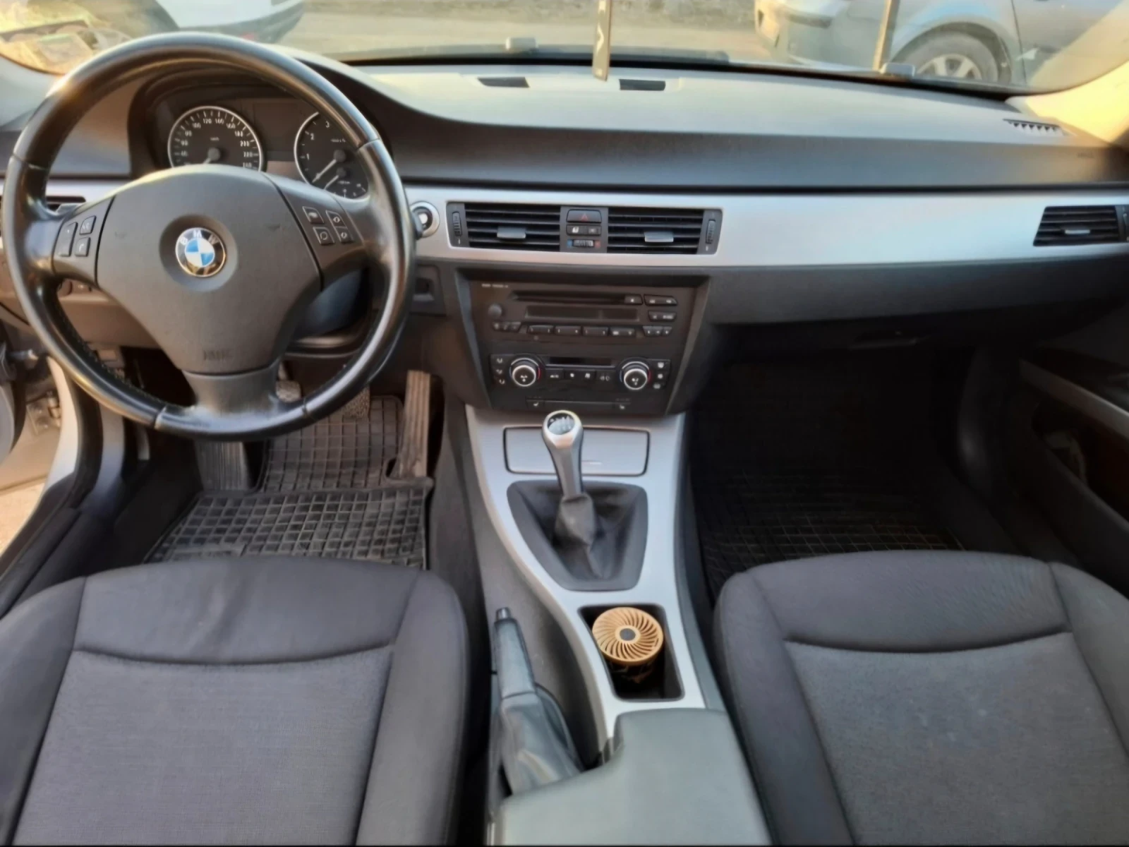 BMW 318 2.0 i, снимка 8 - Автомобили и джипове - 54839425