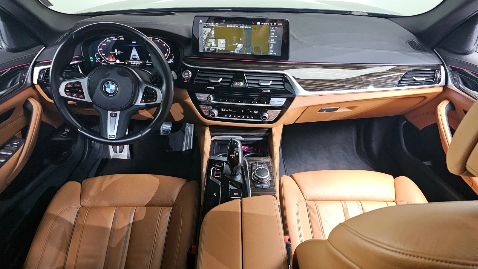 BMW 520 M SPORT* КОЖА* ПОДГРЕВИ* ПАНОРАМА* 360 CAM, снимка 6 - Автомобили и джипове - 54982259