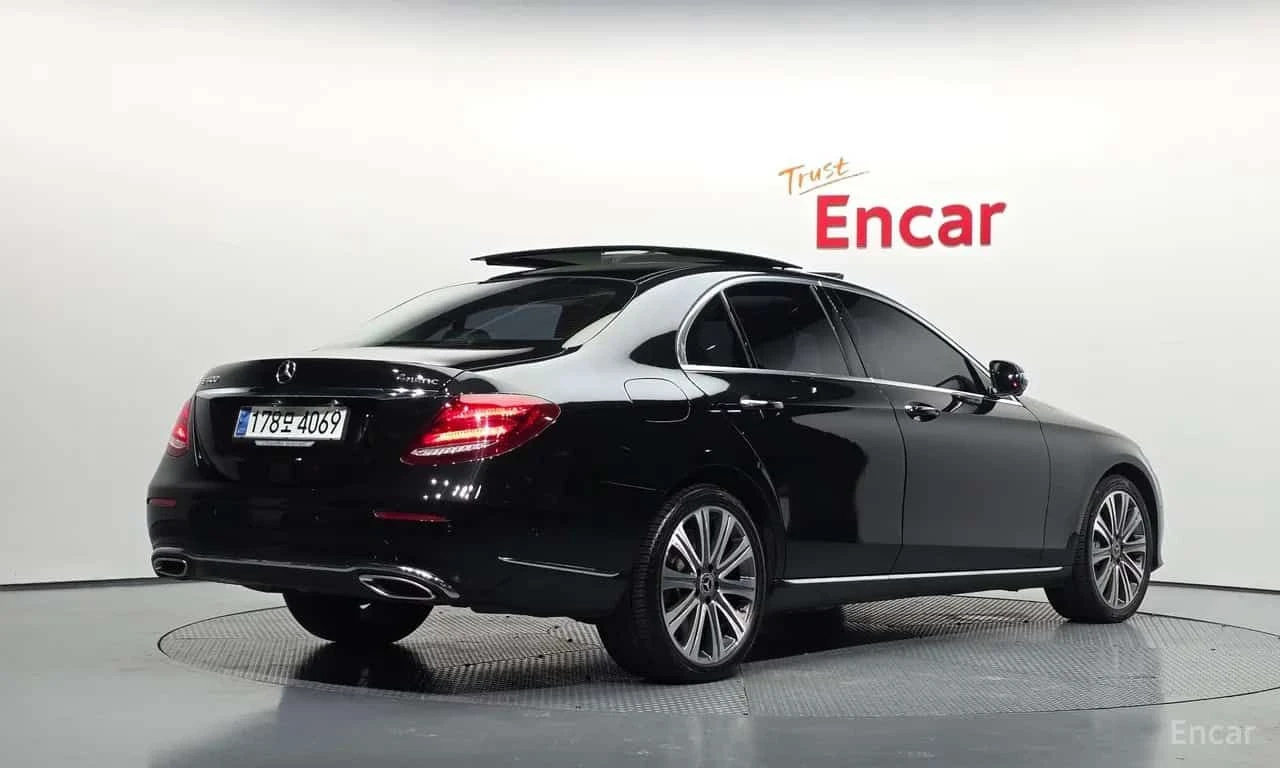 Mercedes-Benz E 400 КРАЙНА ЦЕНА ДО БЪЛГАРИЯ * АВТОКРЕДИТ, снимка 2 - Автомобили и джипове - 55571524