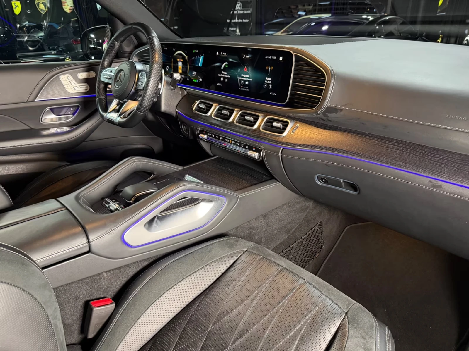Mercedes-Benz GLS 63 AMG 4M/612HP/7S/PANO/360/BURM./330h, снимка 10 - Автомобили и джипове - 55789217