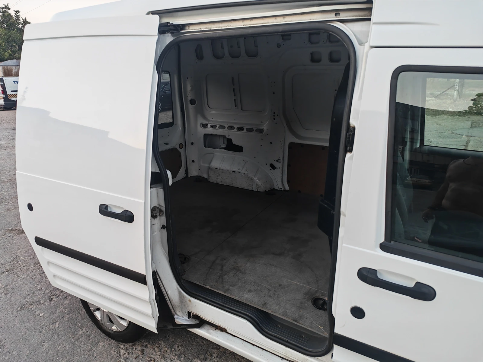 Ford Connect 1.8D-КЛИМАТИК, снимка 13 - Автомобили и джипове - 55827006