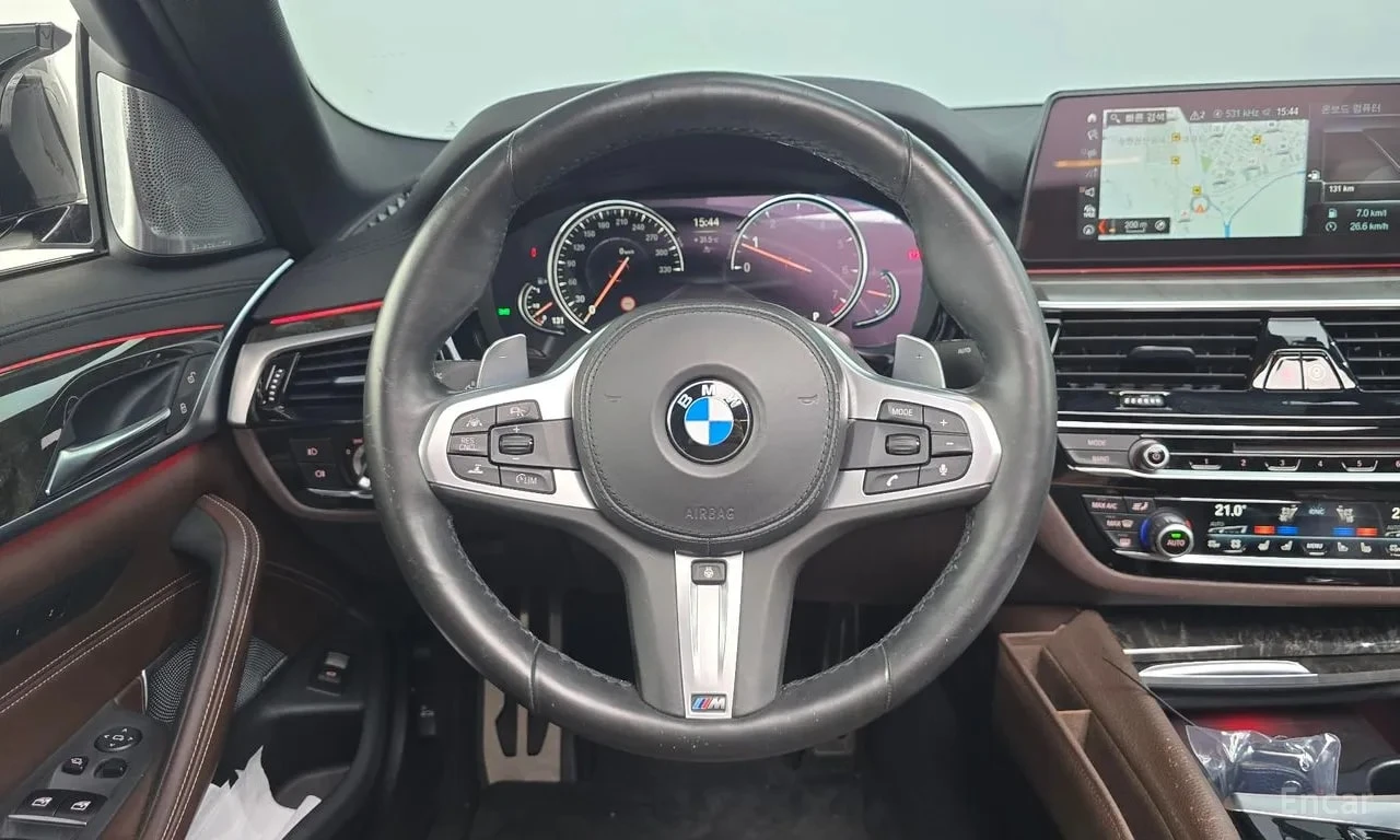BMW 540 xDrive M Sport Plus * ОБДУХВАНЕ * ДИСТРОНИК * B&W, снимка 14 - Автомобили и джипове - 55833946