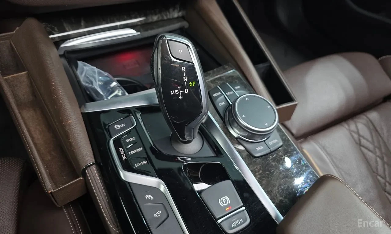 BMW 540 xDrive M Sport Plus * ОБДУХВАНЕ * ДИСТРОНИК * B&W, снимка 9 - Автомобили и джипове - 55833946