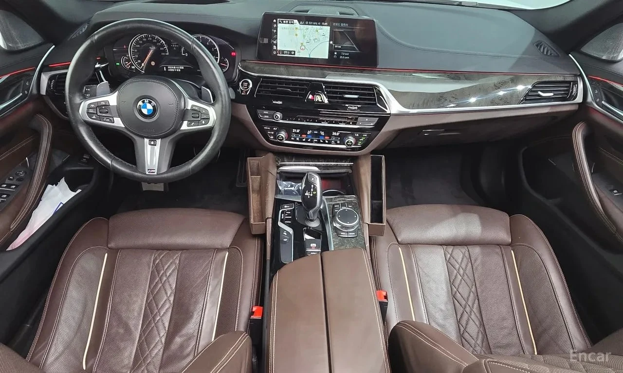 BMW 540 xDrive M Sport Plus * ОБДУХВАНЕ * ДИСТРОНИК * B&W, снимка 7 - Автомобили и джипове - 55833946