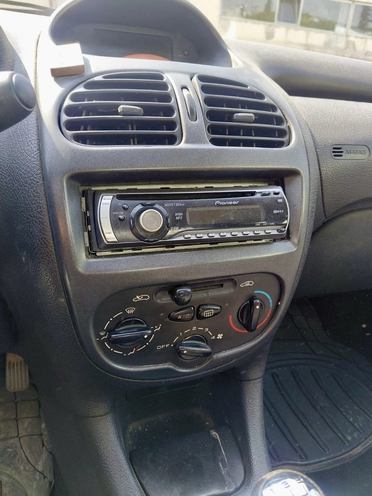 Peugeot 206 2.0 HDi КЛИМАТИК, снимка 3 - Автомобили и джипове - 55898106