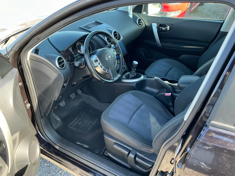 Nissan Qashqai 1.5 DCI, снимка 15 - Автомобили и джипове - 46976645