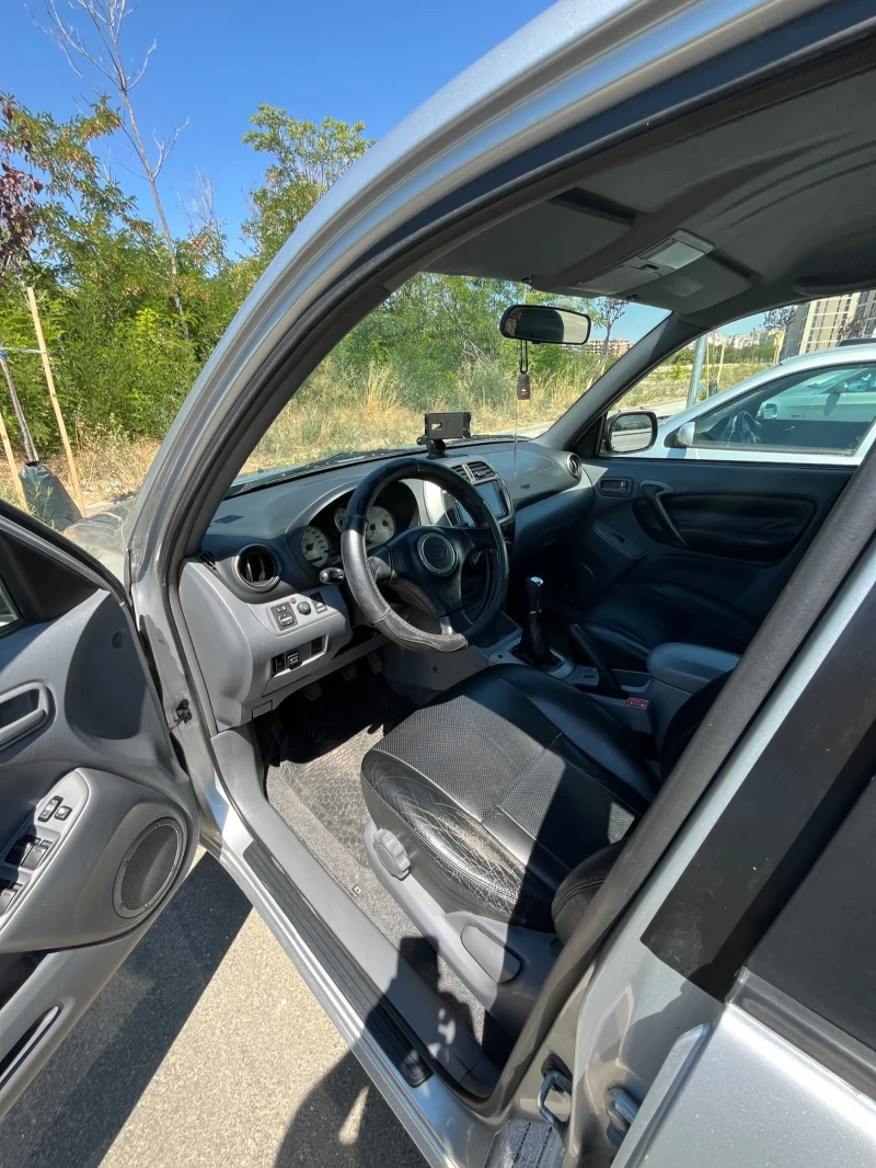 Toyota Rav4, снимка 8 - Автомобили и джипове - 52347616