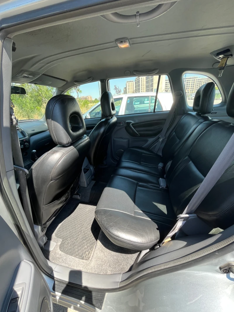 Toyota Rav4, снимка 7 - Автомобили и джипове - 52347616