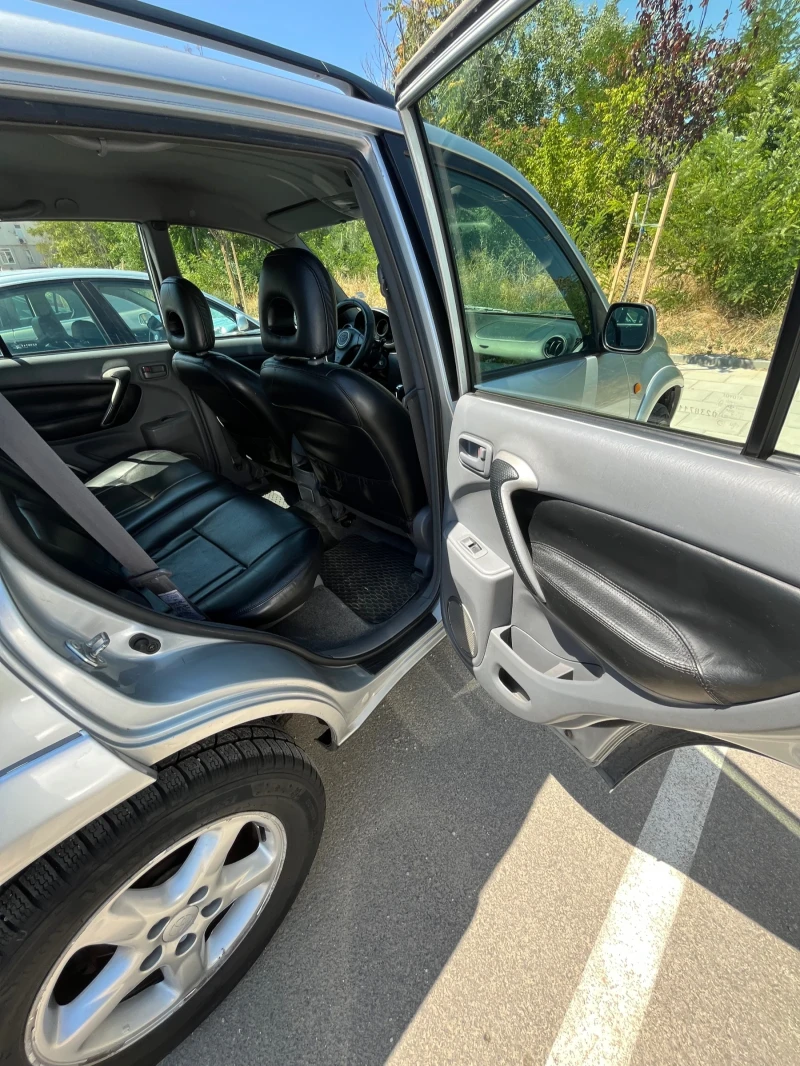 Toyota Rav4, снимка 5 - Автомобили и джипове - 52347616