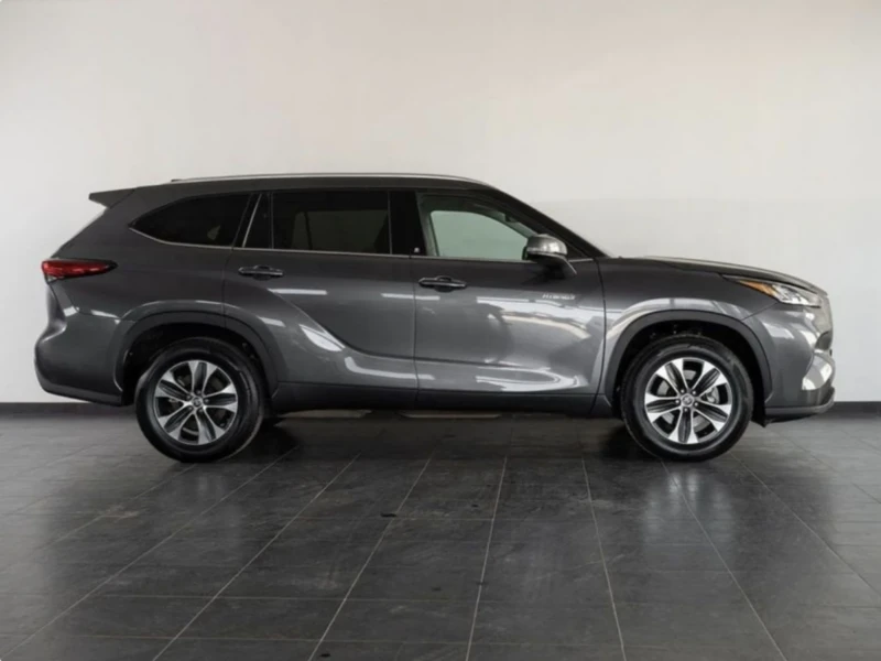 Toyota Highlander 2.5 HYBRID* AWD-I* E-CVT* Trend* 7-Mестен* Лизинг, снимка 4 - Автомобили и джипове - 52591825