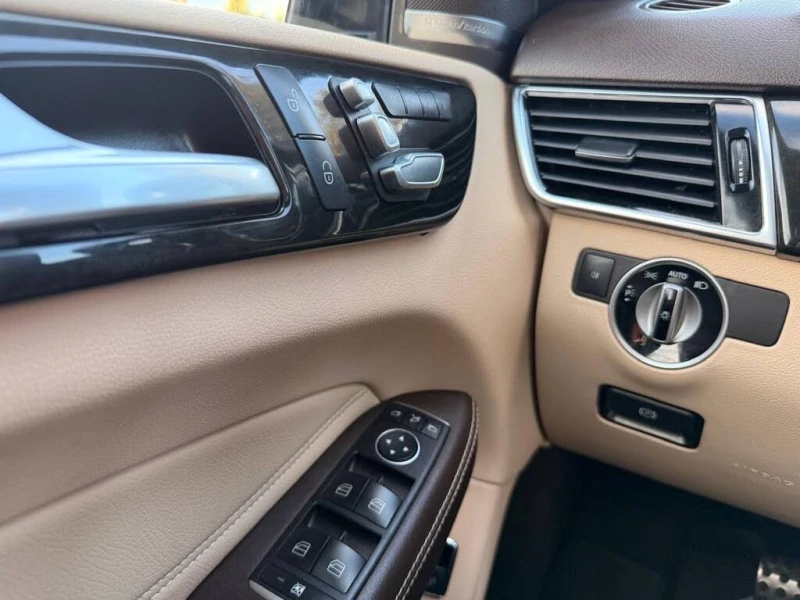 Mercedes-Benz GLE 400 4MATIC* LUXURY* HEAD-UP* АвтоКредит(ЦЕНА ДО БГ), снимка 8 - Автомобили и джипове - 53514834