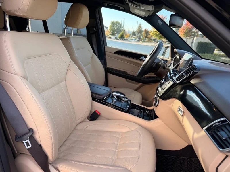 Mercedes-Benz GLE 400 4MATIC* LUXURY* HEAD-UP* АвтоКредит(ЦЕНА ДО БГ), снимка 11 - Автомобили и джипове - 53514834