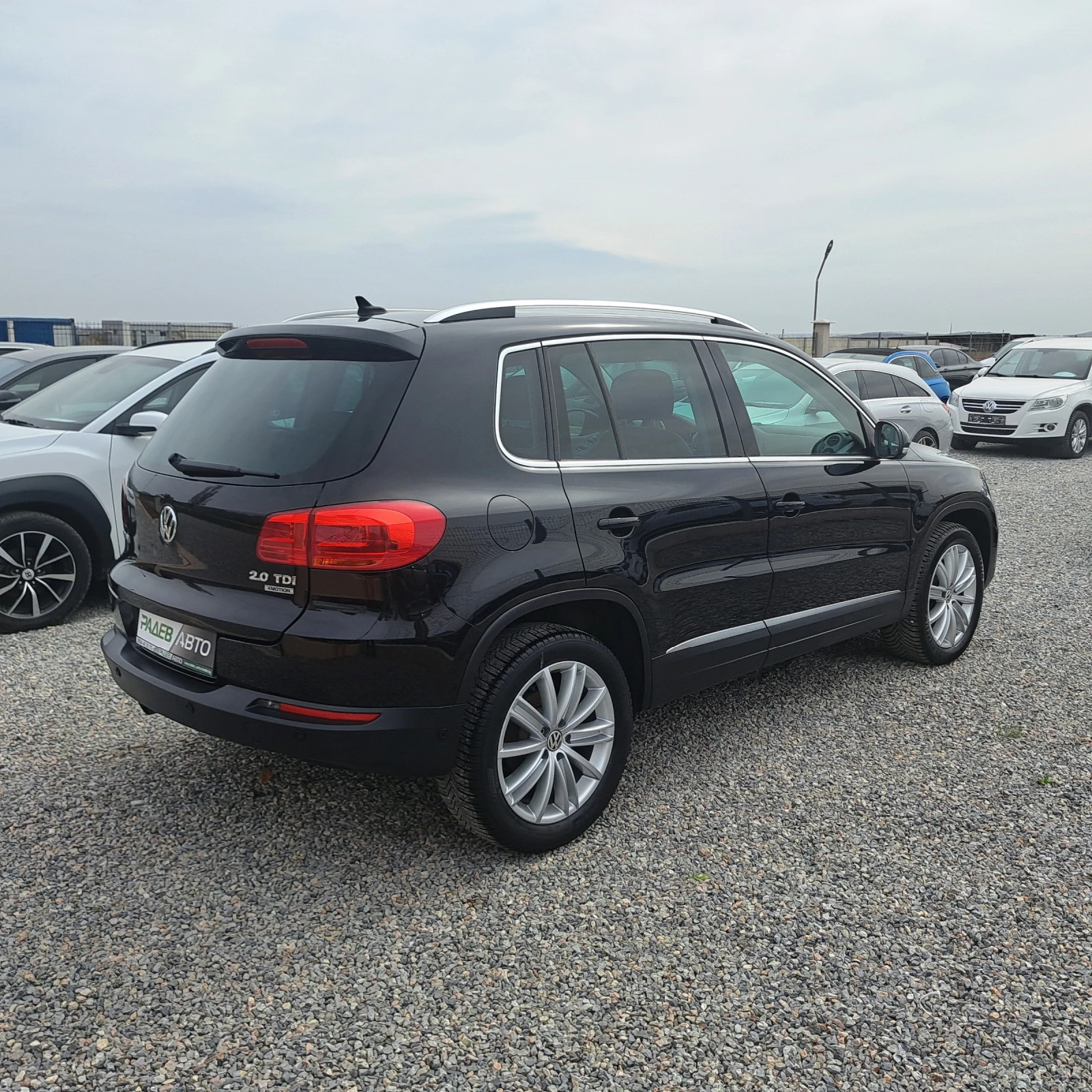 VW Tiguan 4 MOTION* PANO* NAVI* LED* KEYLESS* КОЖА* ПОДГРЕВ* - изображение 6