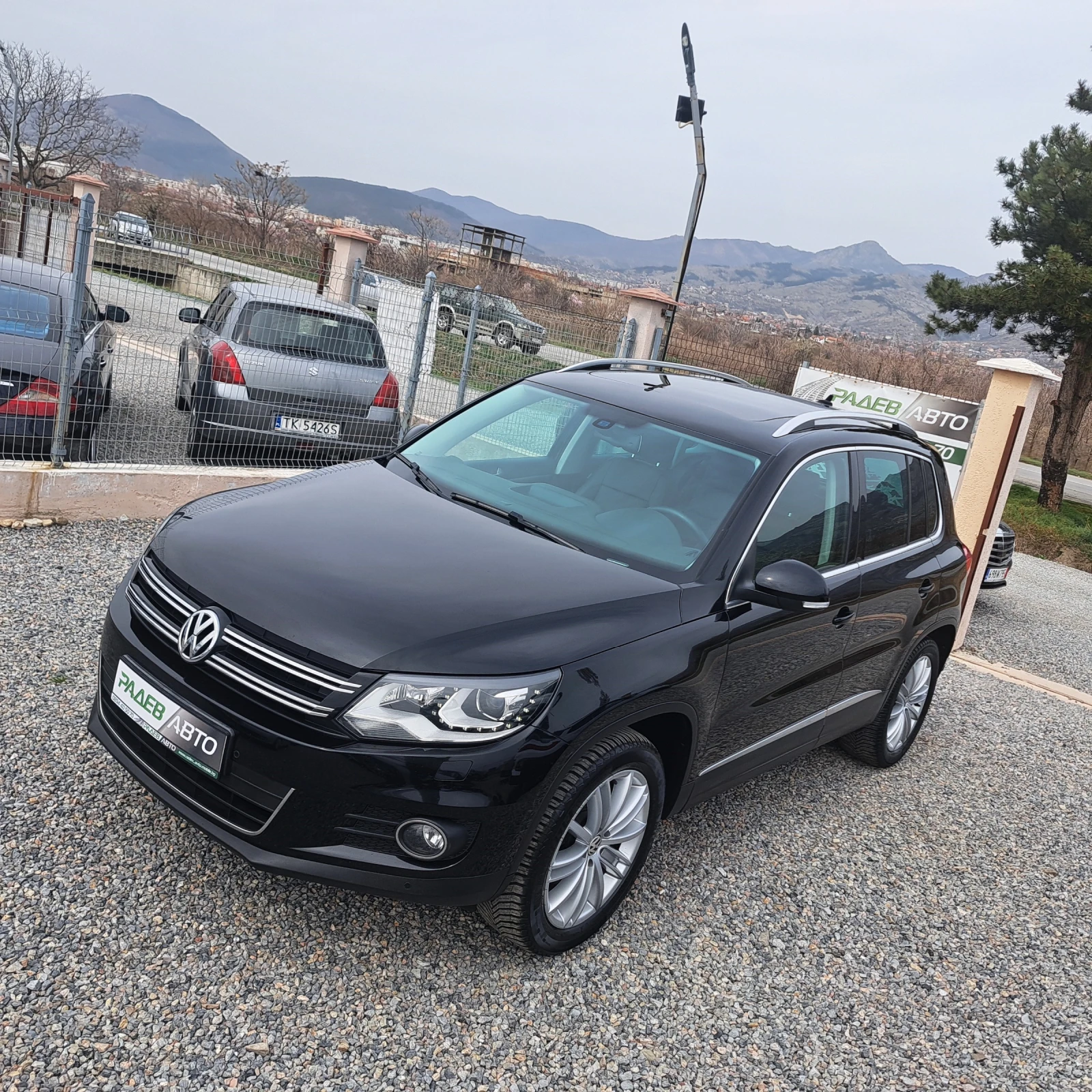 VW Tiguan 4 MOTION* PANO* NAVI* LED* KEYLESS* КОЖА* ПОДГРЕВ* - изображение 2