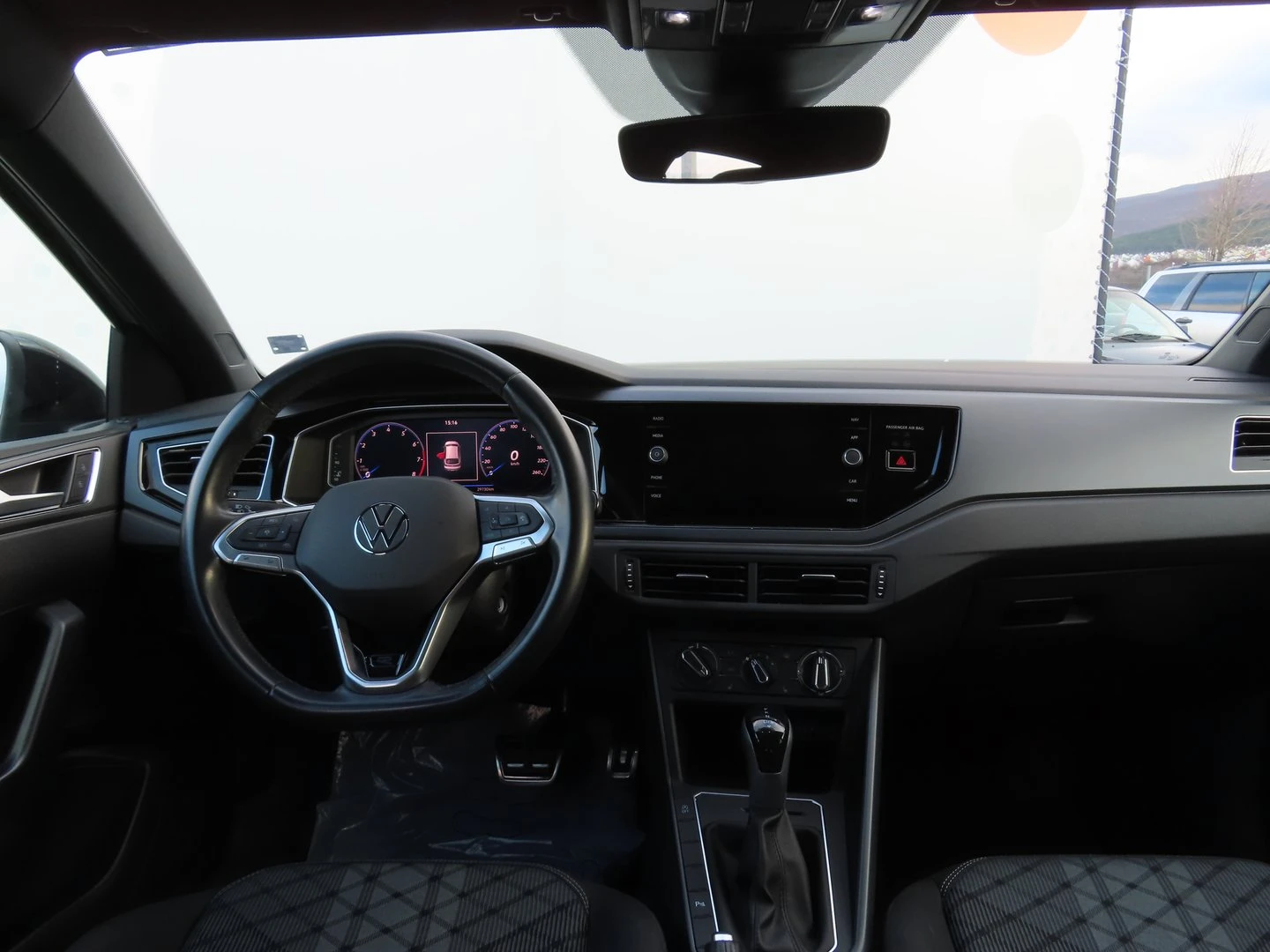 VW T-Cross VW Taigo R-Line 1.5 TSI OPF DSG - изображение 5