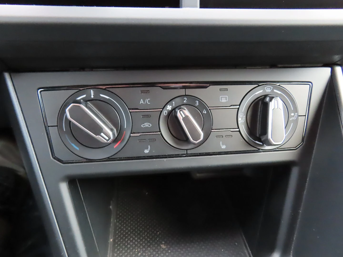 VW T-Cross VW Taigo R-Line 1.5 TSI OPF DSG - изображение 10