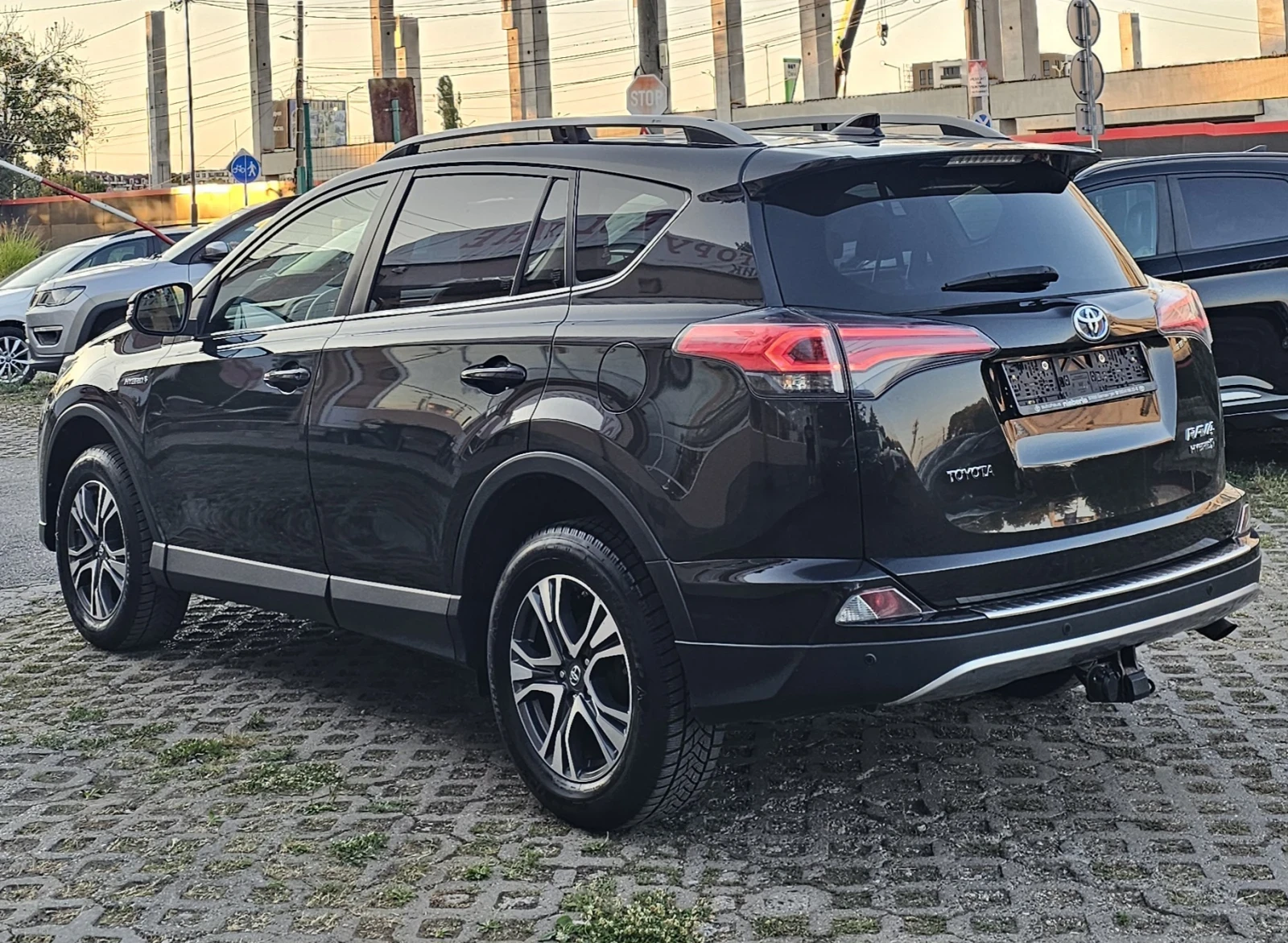 Toyota Rav4 2.5 Hybrid Executive Facelift ���������  | Mobile.bg � ����������� 3