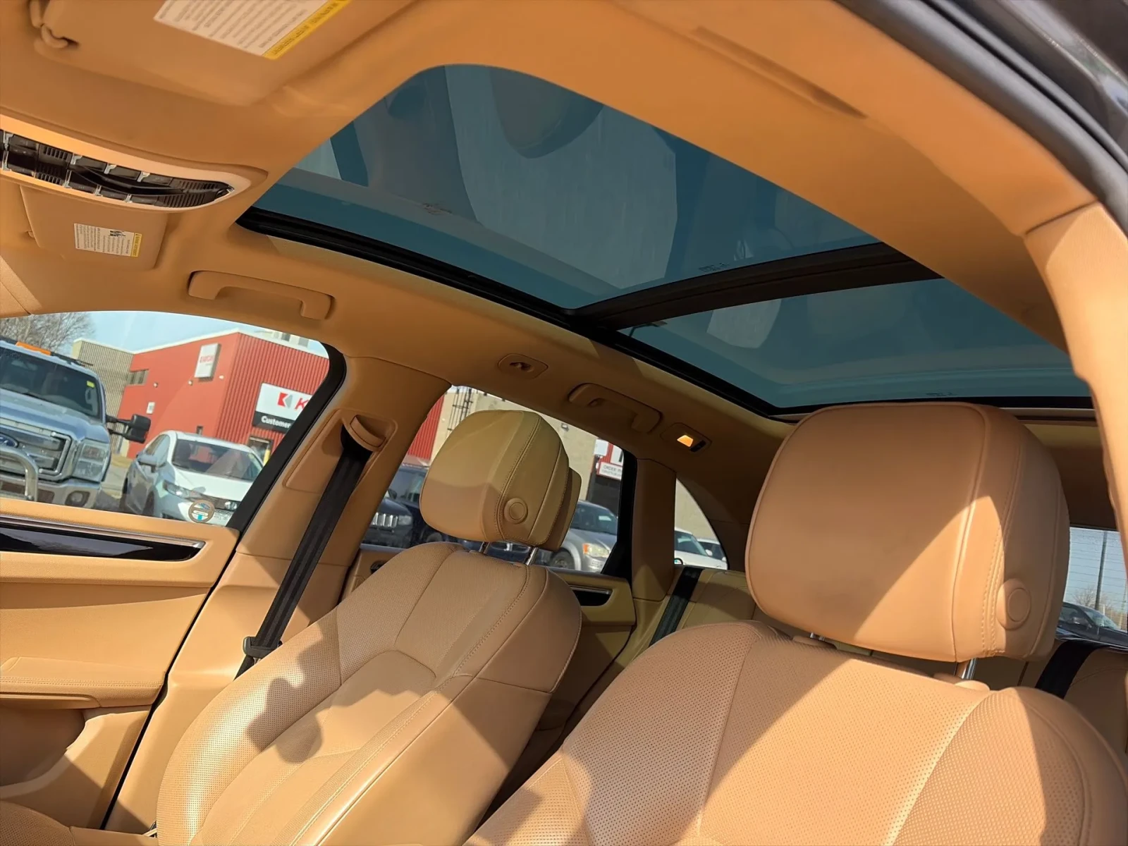 Porsche Macan * CARFAX* ОБДУХВАНЕ* ДИСТРОНИК, снимка 10 - Автомобили и джипове - 54076671