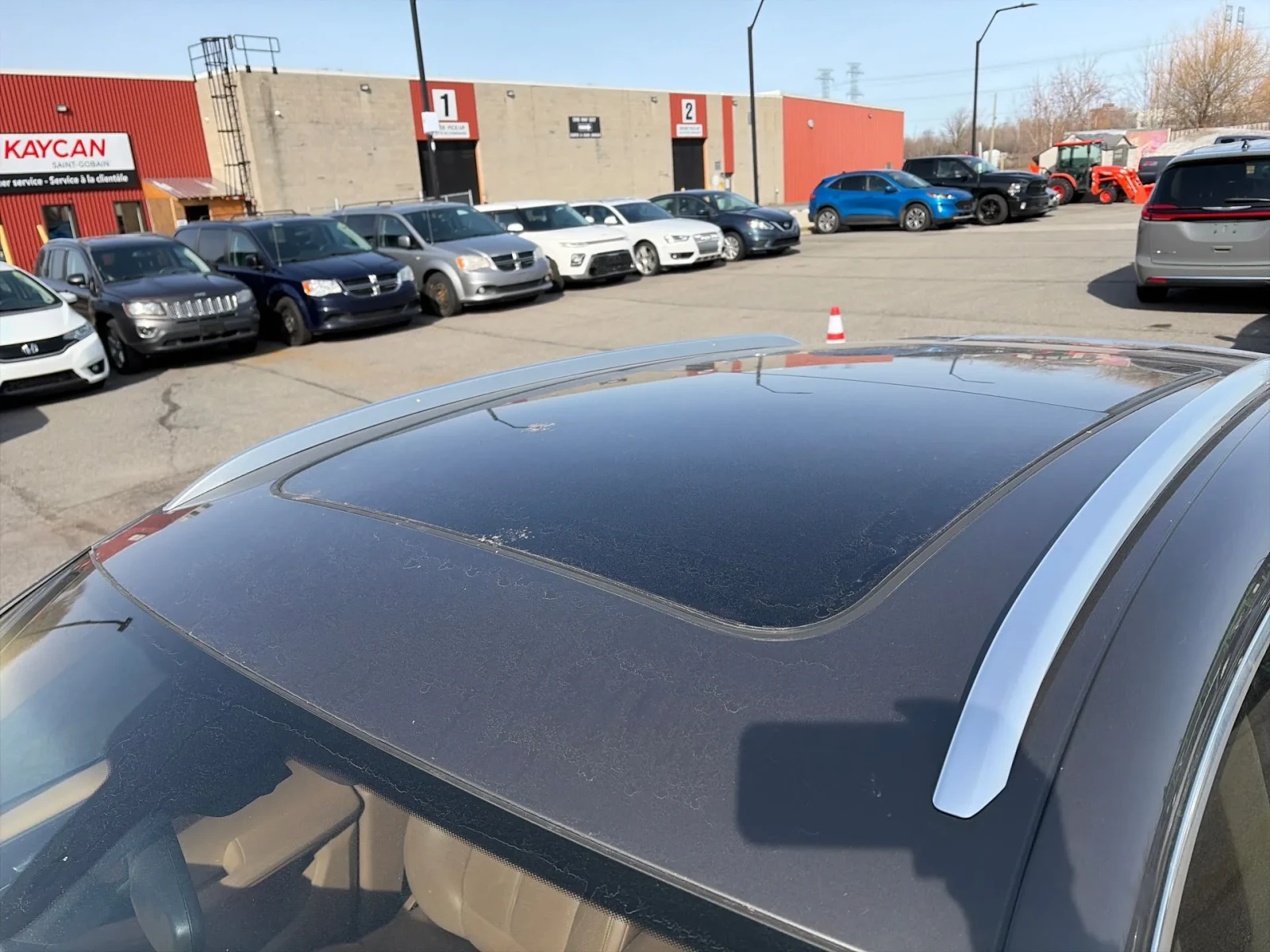 Porsche Macan * CARFAX* ОБДУХВАНЕ* ДИСТРОНИК, снимка 14 - Автомобили и джипове - 54076671