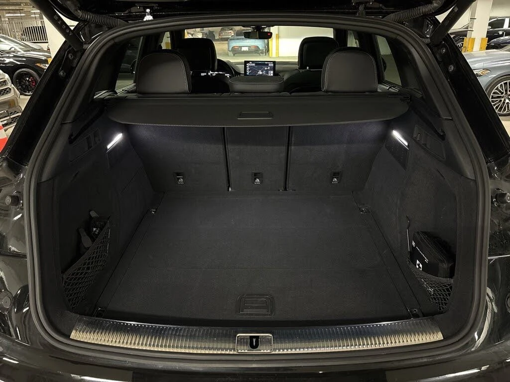 Audi SQ5 * TECHNIK* * HeadUp* AвтоКредит* (ЦЕНА ДО БГ), снимка 15 - Автомобили и джипове - 54479705