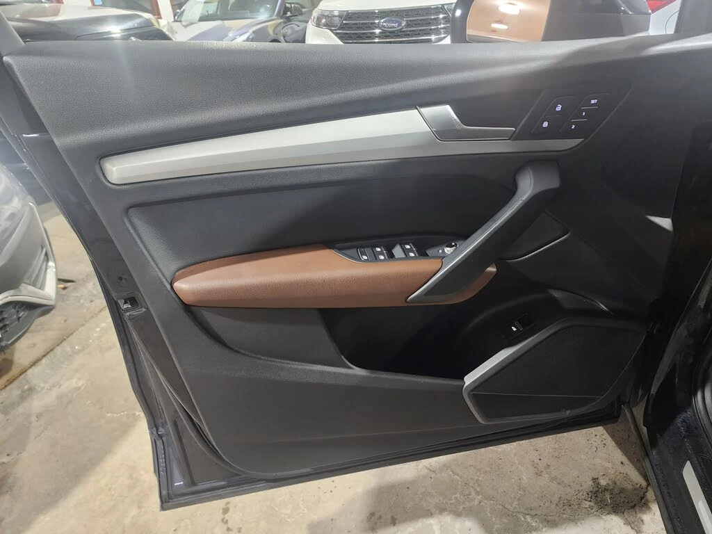 Audi Q5 quattro Premium, снимка 17 - Автомобили и джипове - 54519603