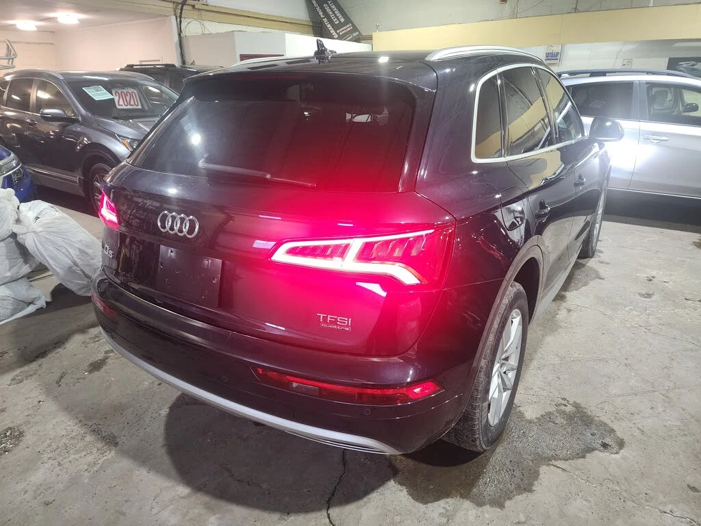 Audi Q5 quattro Premium, снимка 4 - Автомобили и джипове - 54519603