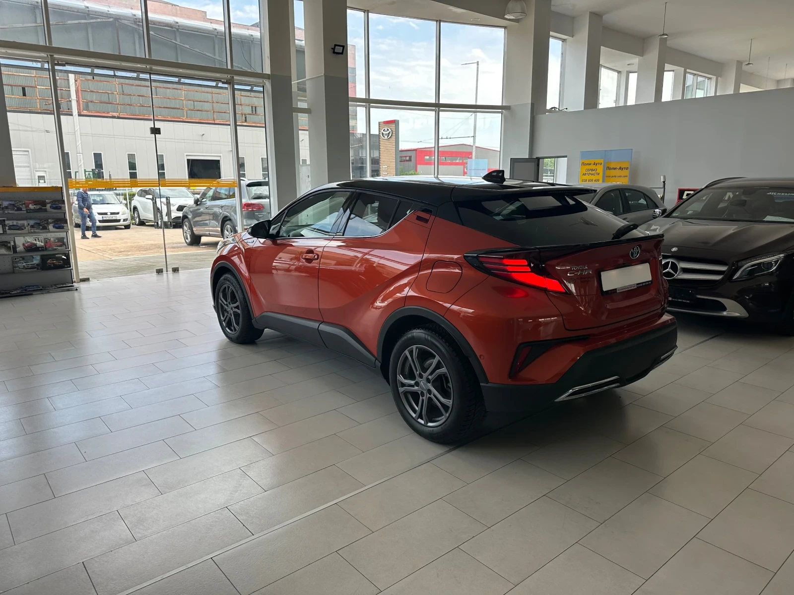 Toyota C-HR Core* Orange Edition, снимка 4 - Автомобили и джипове - 54619055