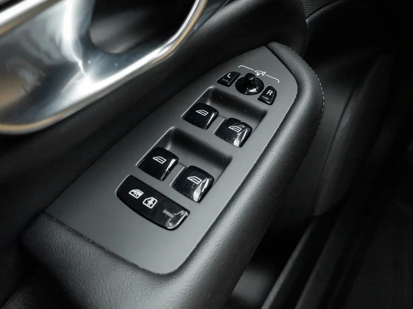 Volvo Xc90 B6 AWD CORE ЦЕНА ДО БГ РЕГИСТРАЦИЯ & АВТОКРЕДИТ, снимка 11 - Автомобили и джипове - 55327195