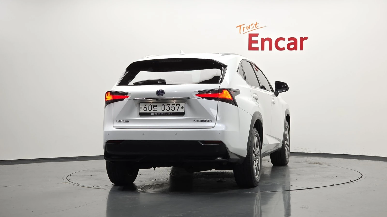 Lexus NX 300h* ЛЮК* ПОДГРЕВ ВОЛАН* КРАЙНА ЦЕНА, снимка 4 - Автомобили и джипове - 55367118