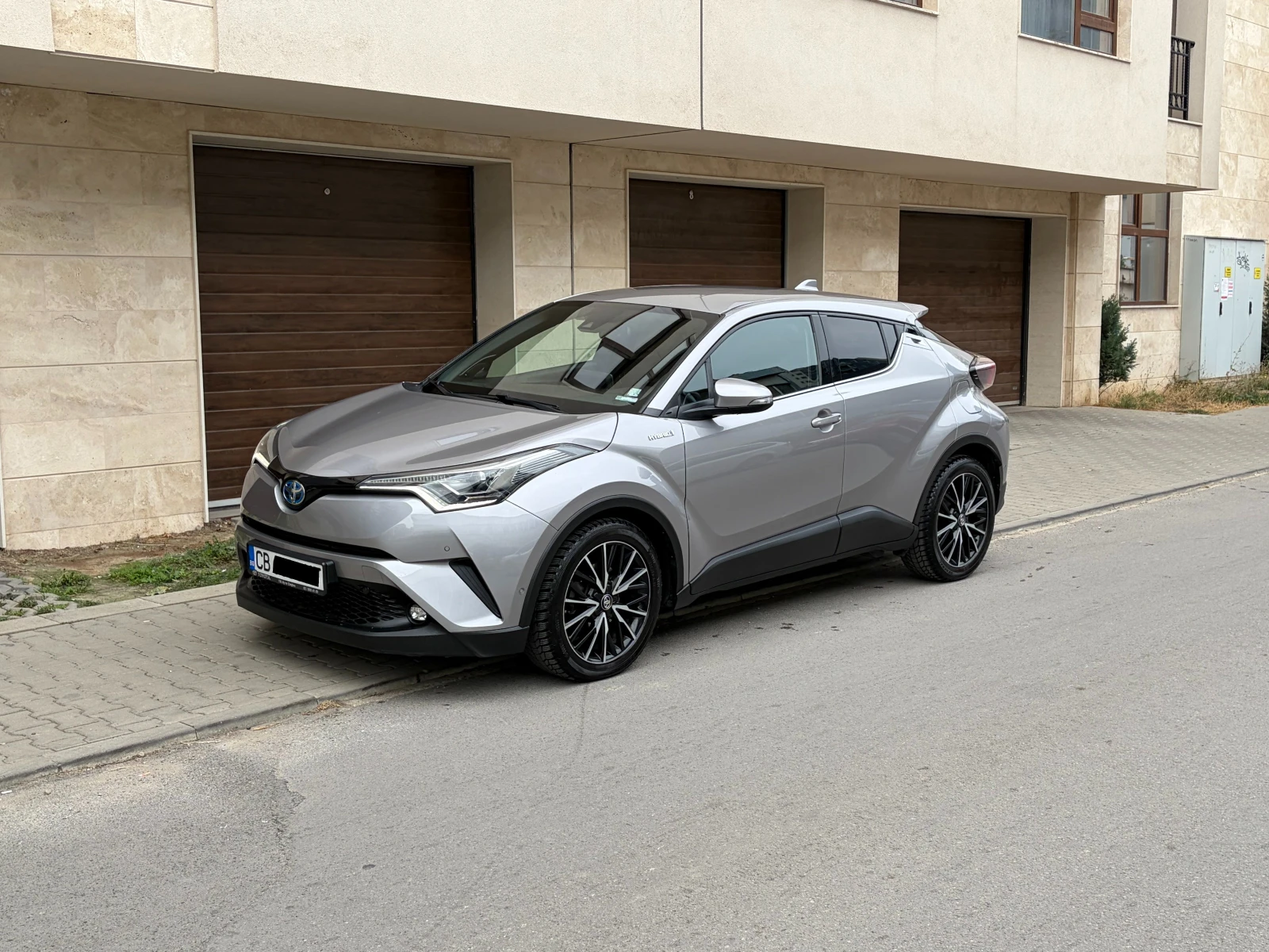 Toyota C-HR 1.8Hybrid e-CVT Classy- � �������� | Mobile.bg � ����������� 1