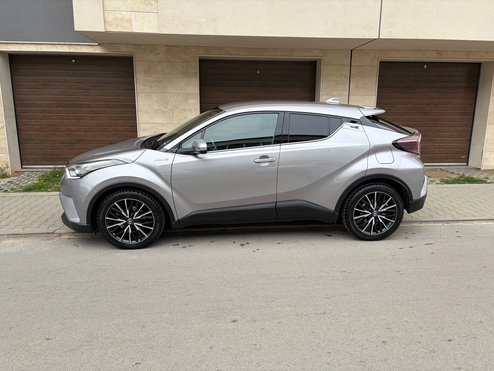 Toyota C-HR 1.8Hybrid e-CVT Classy- � �������� | Mobile.bg � ����������� 5