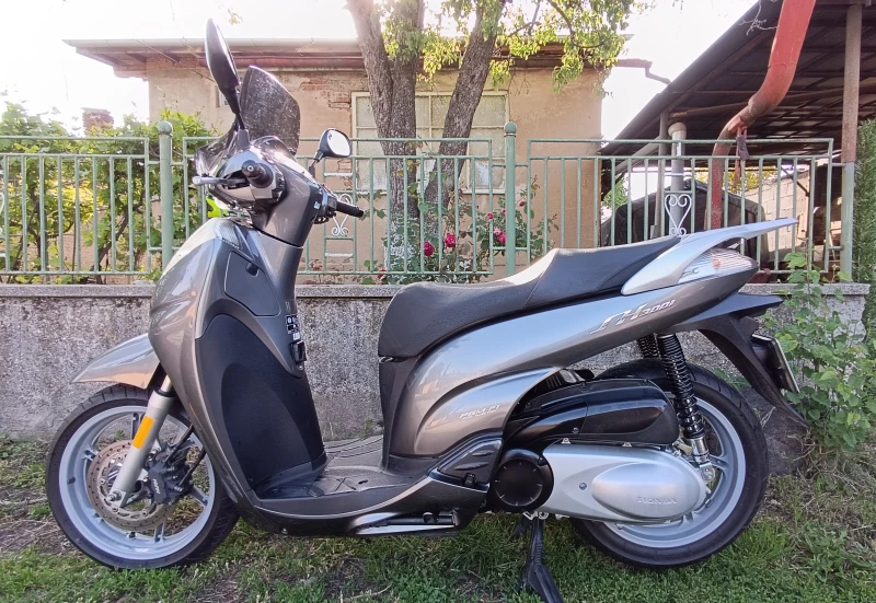 Honda Sh 300, снимка 2 - Мотоциклети и мототехника - 51839960