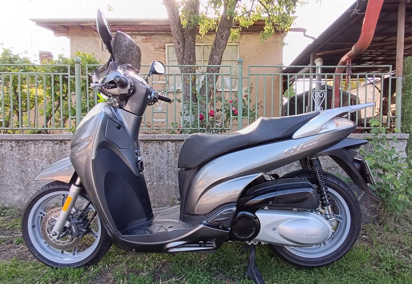 Honda Sh 300 - изображение 2