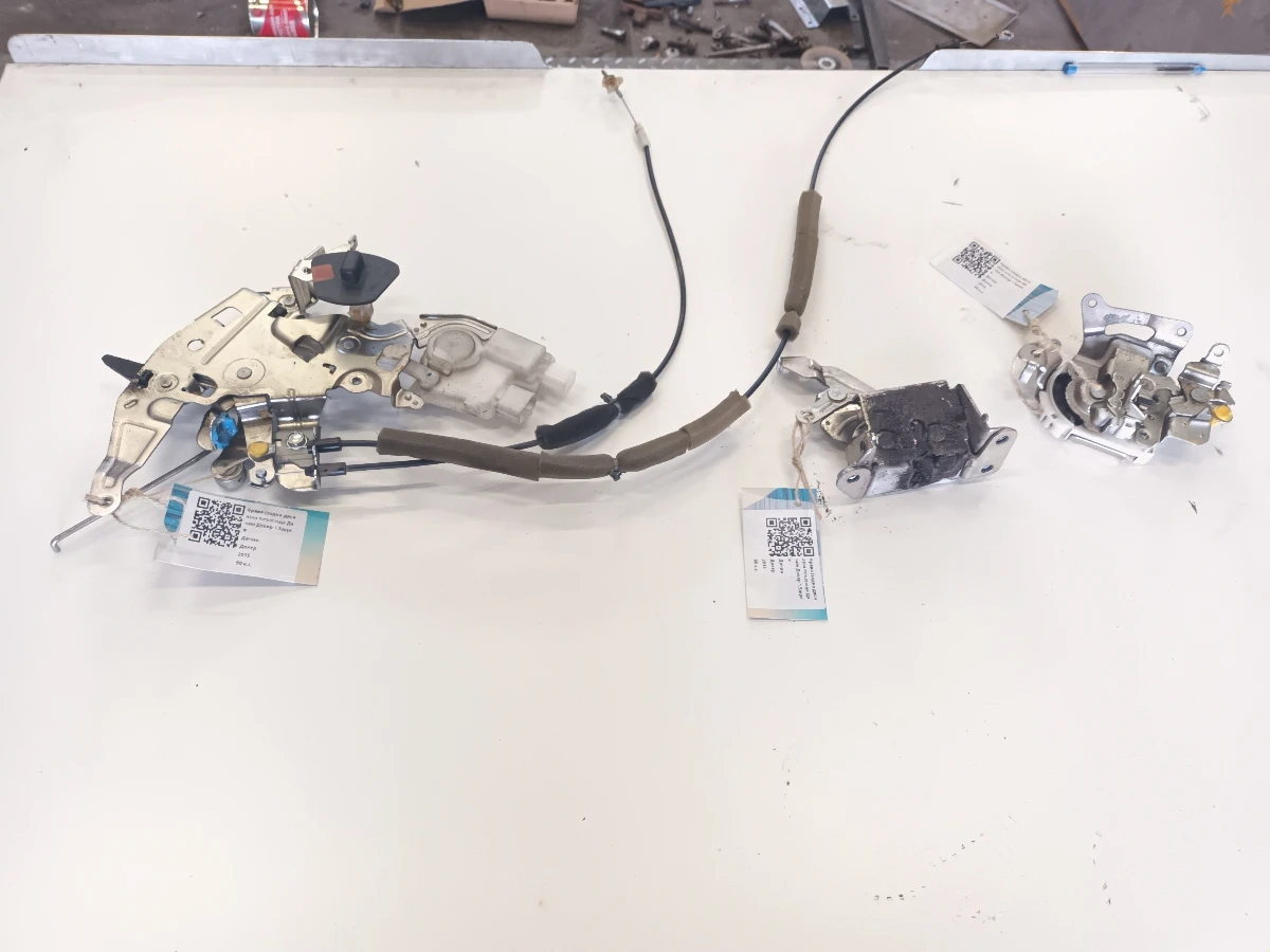 брава (задна дясна)на плъзгаща Дачия Докер 1.5дци я