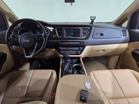 Kia Carnival 7-Seater Limousine Vip, снимка 7