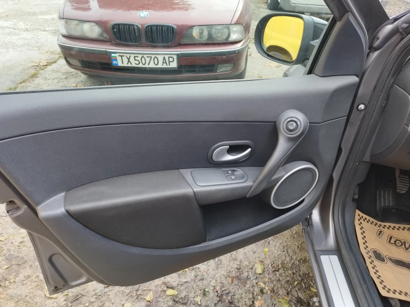 Renault Clio 1.2 турбо поръчкова, снимка 7 - Автомобили и джипове - 43152747