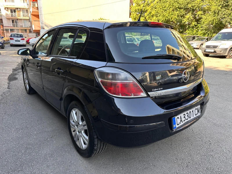 Opel Astra 1.9 CDTi COSMO 6 скорости, снимка 4 - Автомобили и джипове - 47576818