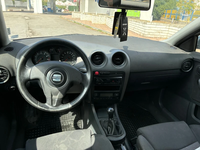 Seat Ibiza 1.4 16V 101, снимка 10 - Автомобили и джипове - 47091775