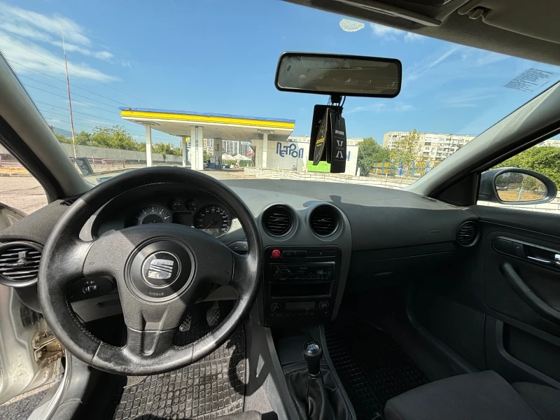 Seat Ibiza 1.4 16V 101, снимка 13 - Автомобили и джипове - 47091775