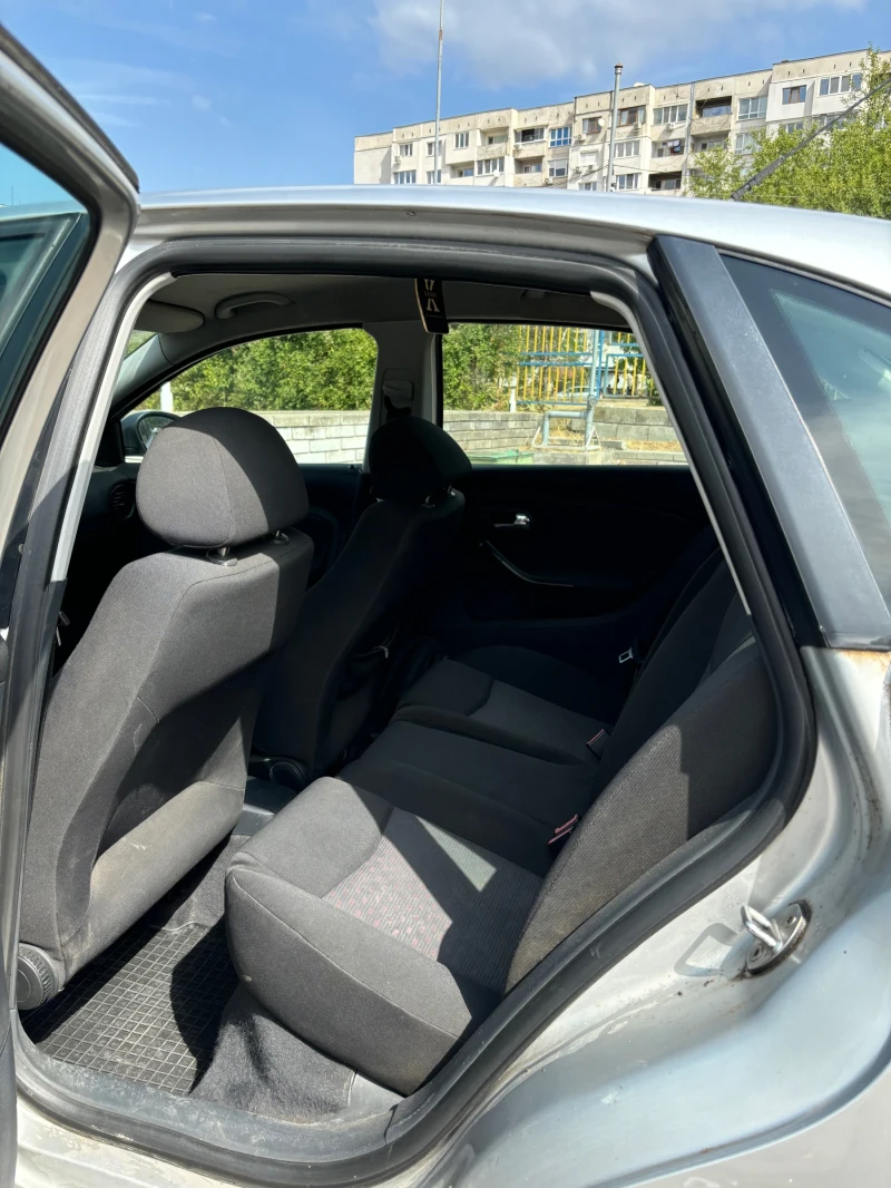 Seat Ibiza 1.4 16V 101, снимка 9 - Автомобили и джипове - 47091775