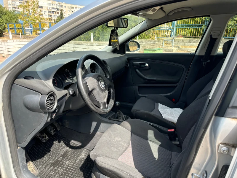 Seat Ibiza 1.4 16V 101, снимка 11 - Автомобили и джипове - 47091775