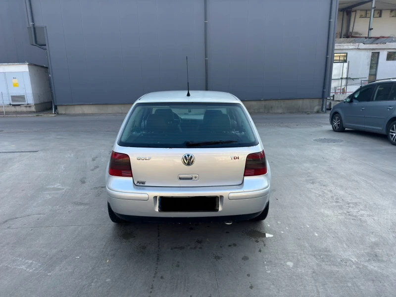 VW Golf 1.9 TDI, снимка 3 - Автомобили и джипове - 47166295