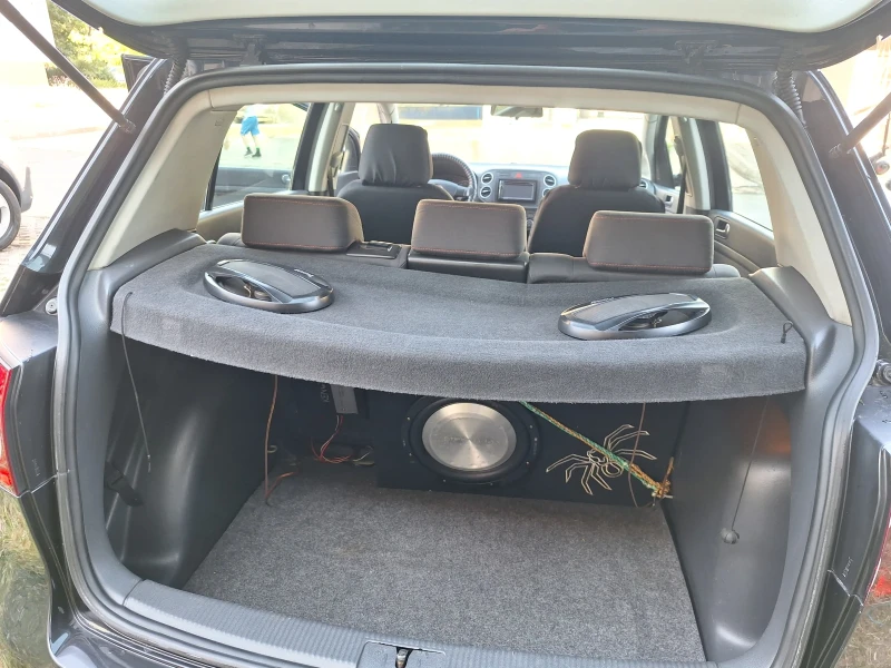 VW Golf Plus 1.6, снимка 8 - Автомобили и джипове - 52382695