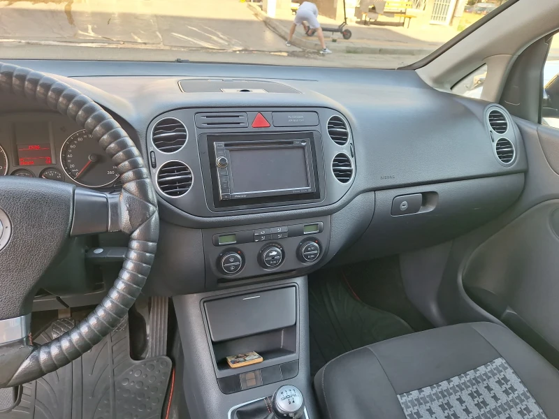 VW Golf Plus 1.6, снимка 5 - Автомобили и джипове - 52382695