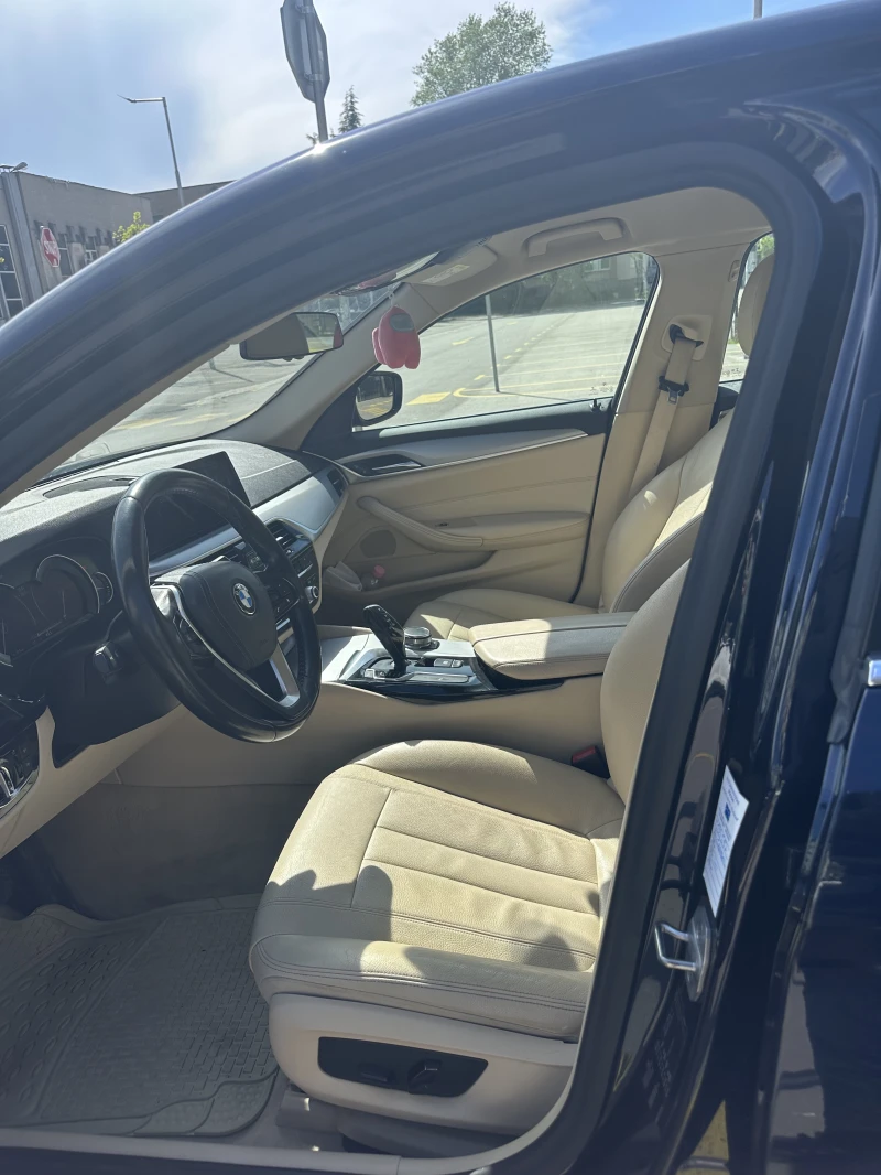 BMW 520 G30, снимка 8 - Автомобили и джипове - 50843546